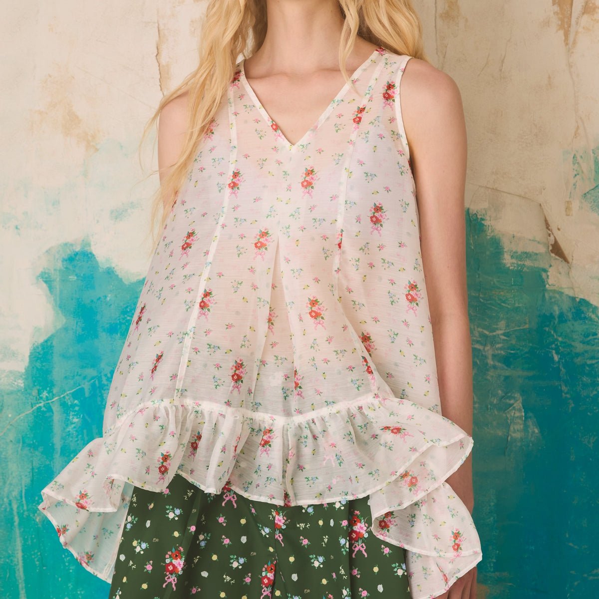 Endless Holiday Fairy Top Porcelain Wallflower
