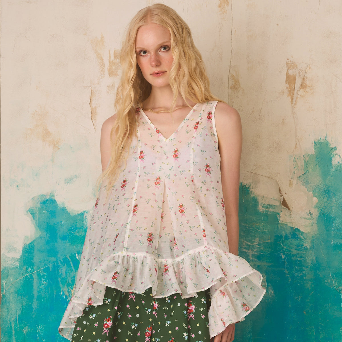 Endless Holiday Fairy Top Porcelain Wallflower