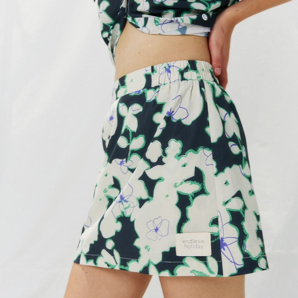 Endless Holiday City Skorts Cosmic Black & Hunter Green