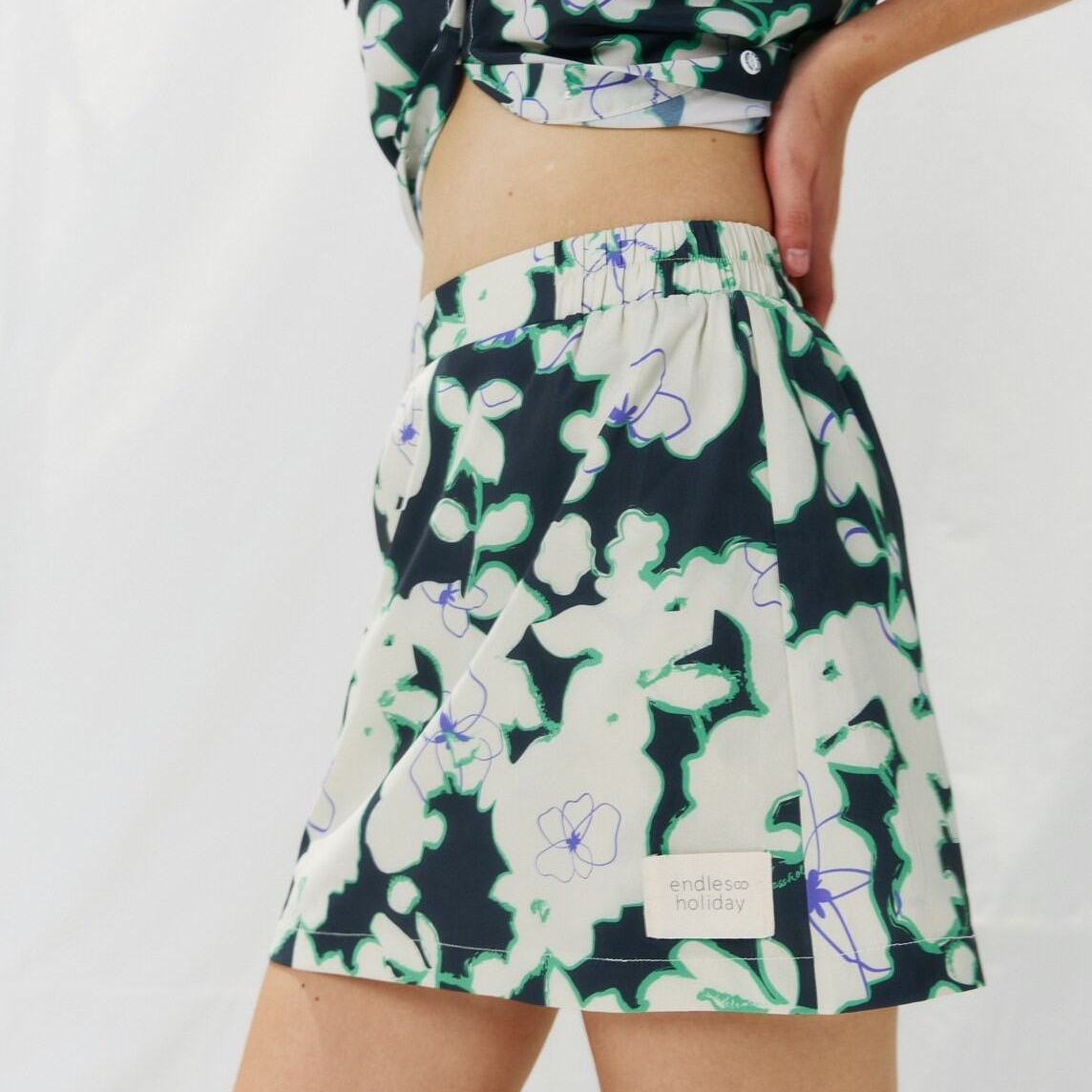Endless Holiday City Skorts Cosmic Black & Hunter Green