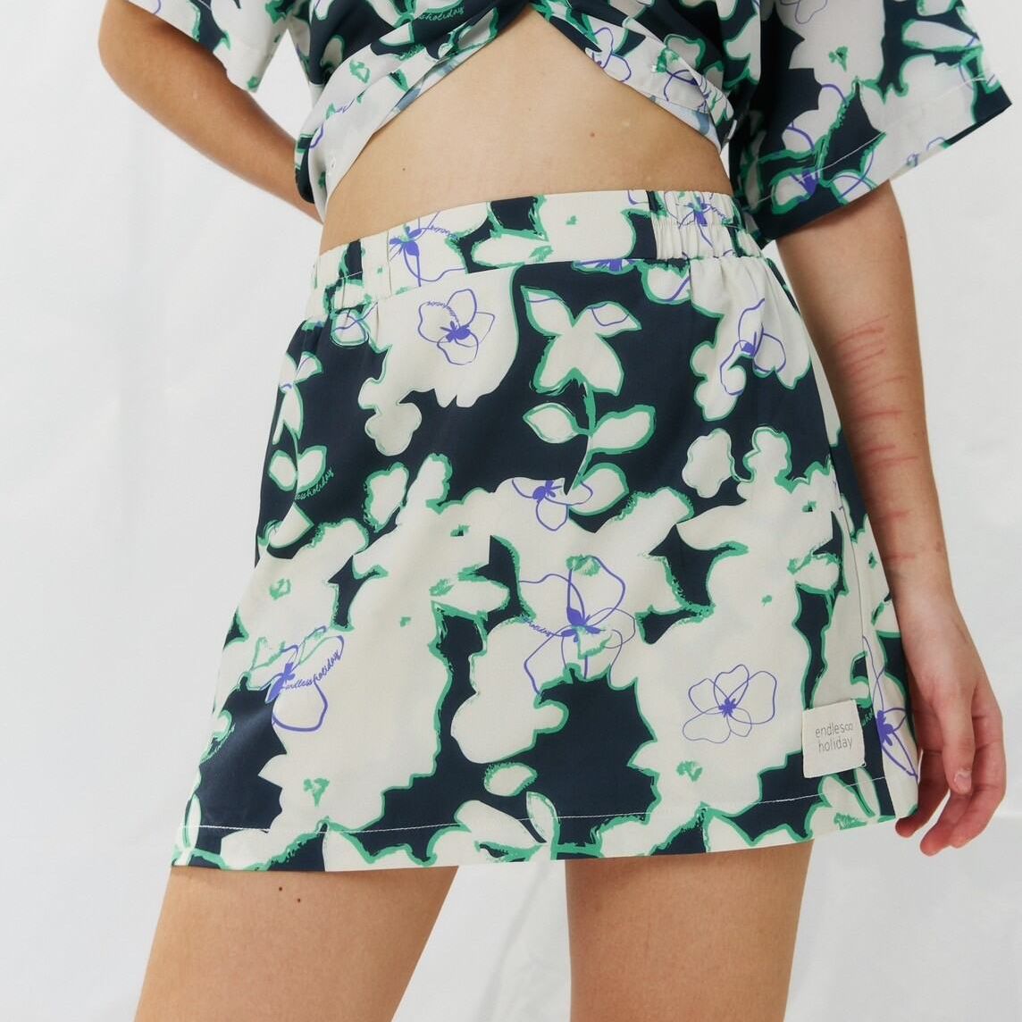 Endless Holiday City Skorts Cosmic Black & Hunter Green