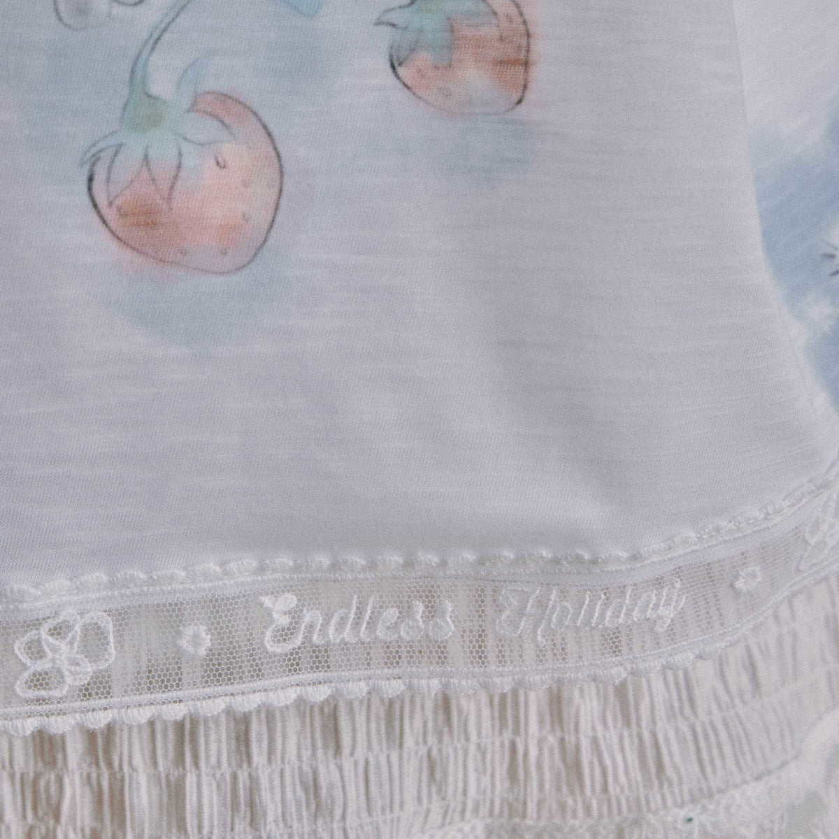 [รอบจัดส่ง 22-23 กย ]Endless Holiday Forever Longsleeve Top Bloooming Waltz